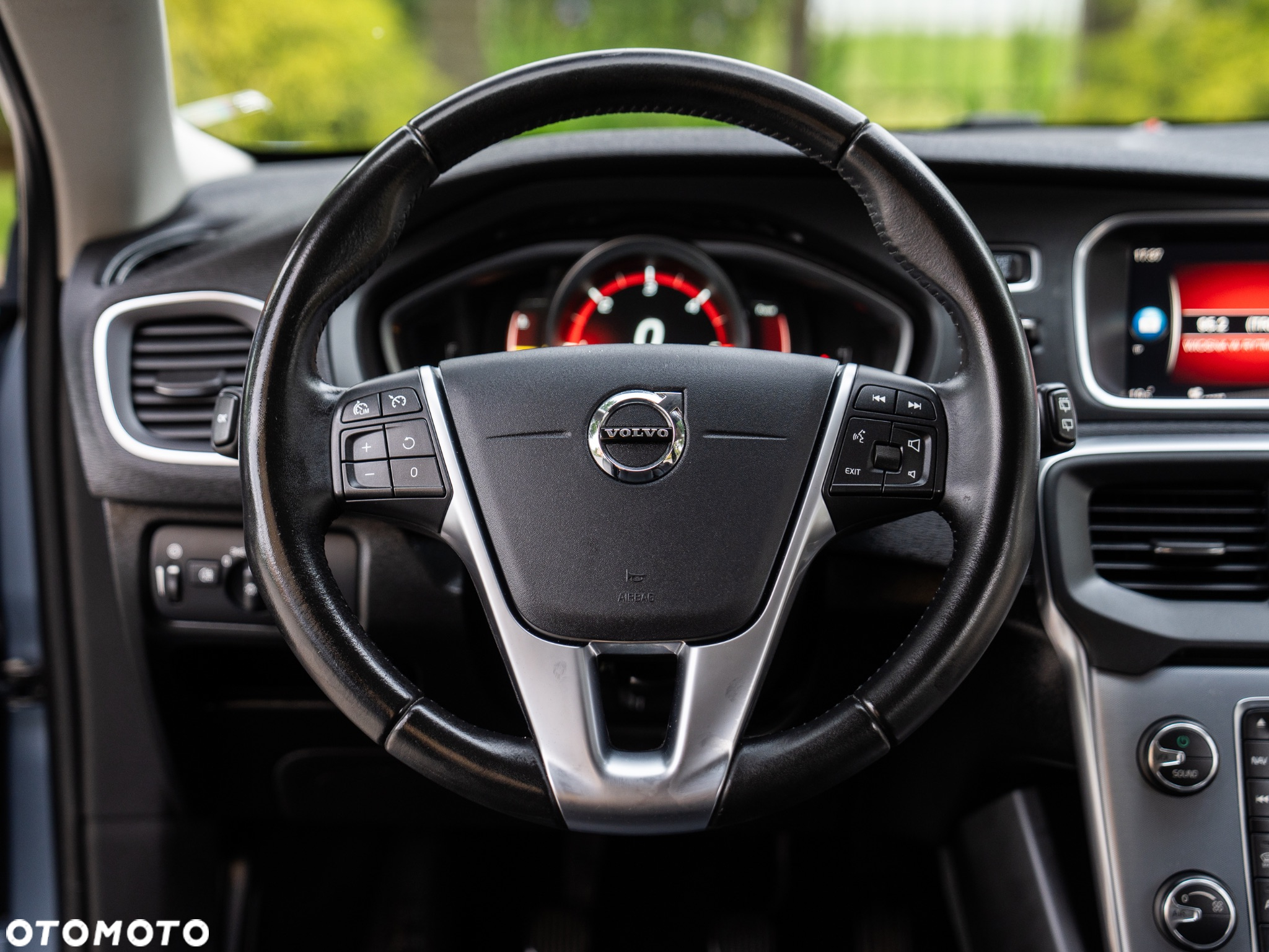 Volvo V40 D2 Drive-E Momentum - 32