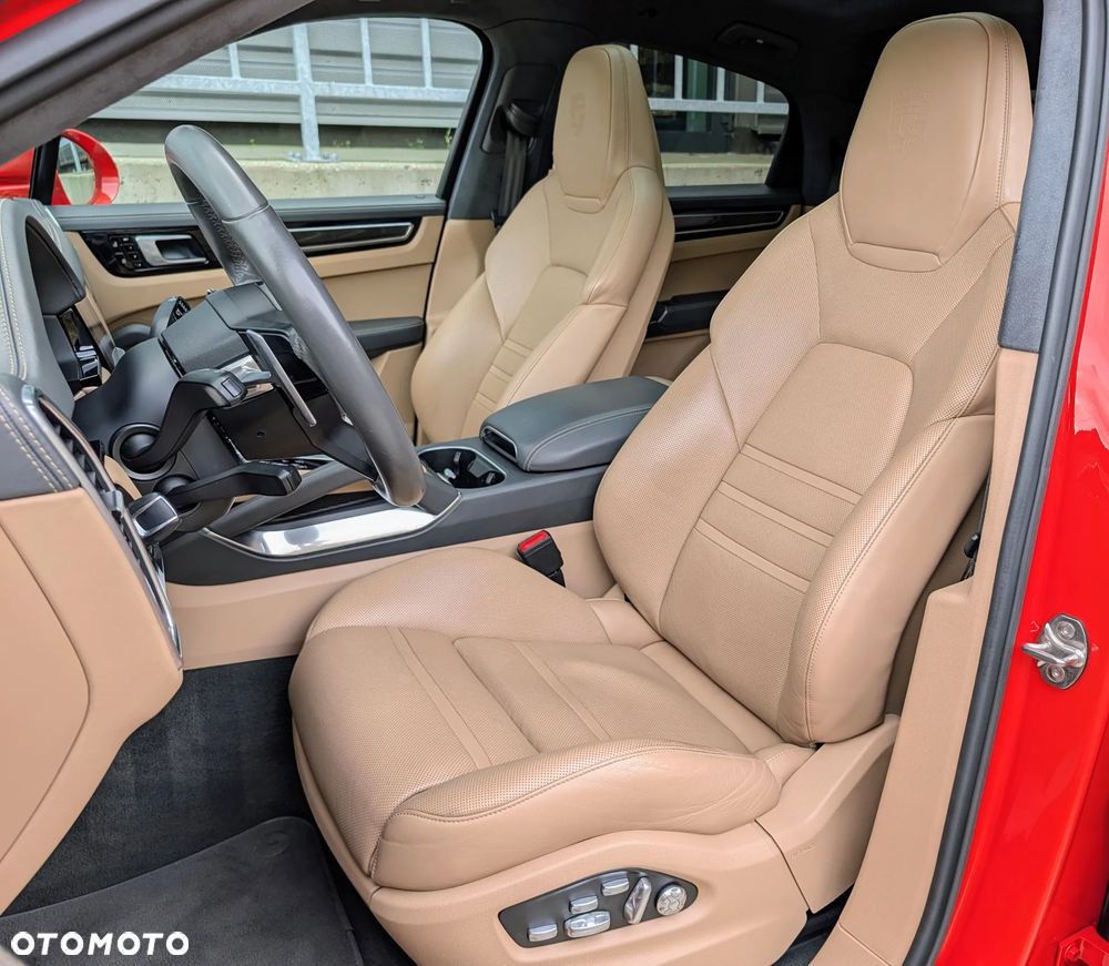 Porsche Cayenne - 6