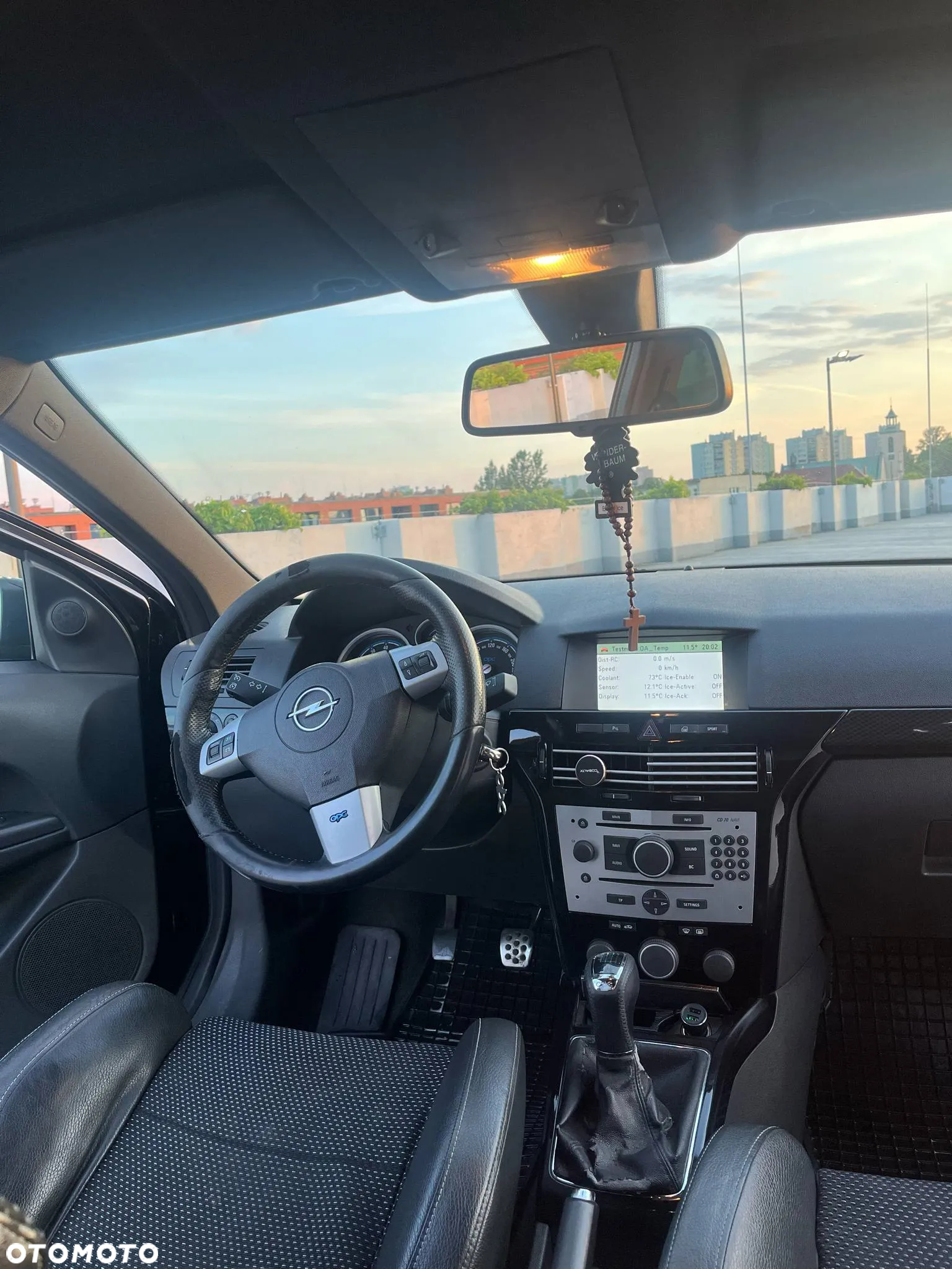Opel Astra III GTC 2.0 T OPC - 8
