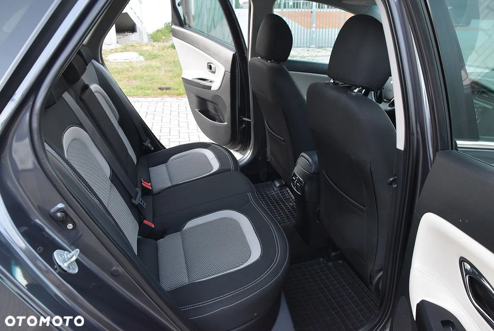 Kia Ceed 1.6 GDI DCT Platinum Edition - 21