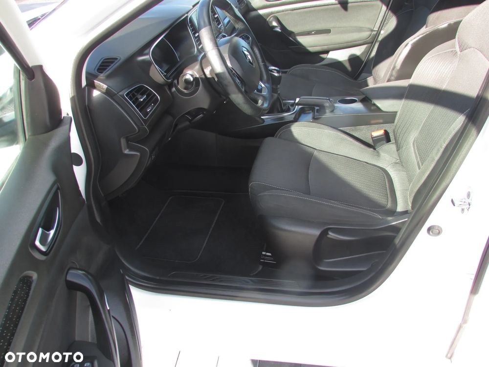Renault Megane 1.2 Energy TCe Limited - 19