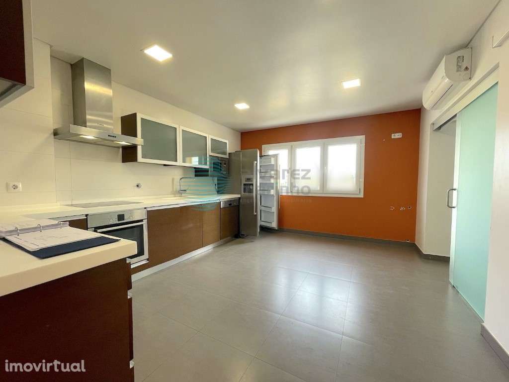 Apartamento T3 no CENTRO TORRES VEDRAS com 2 Lugares de estacioname... - Grande imagem: 5/43