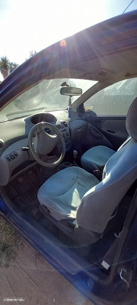 Toyota Yaris 1.0 Sol - 4