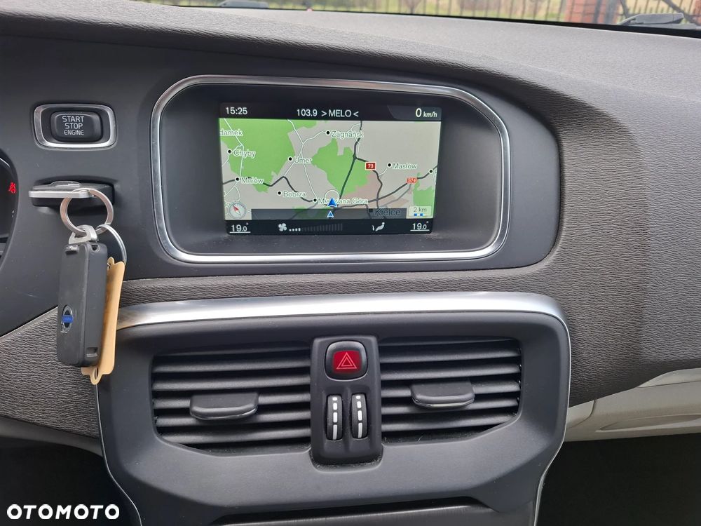 Volvo V40 D4 Geartronic You - 17