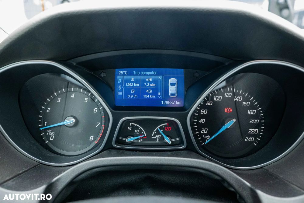 Ford Focus 1.6 EcoBoost Start Stop Titanium - 32