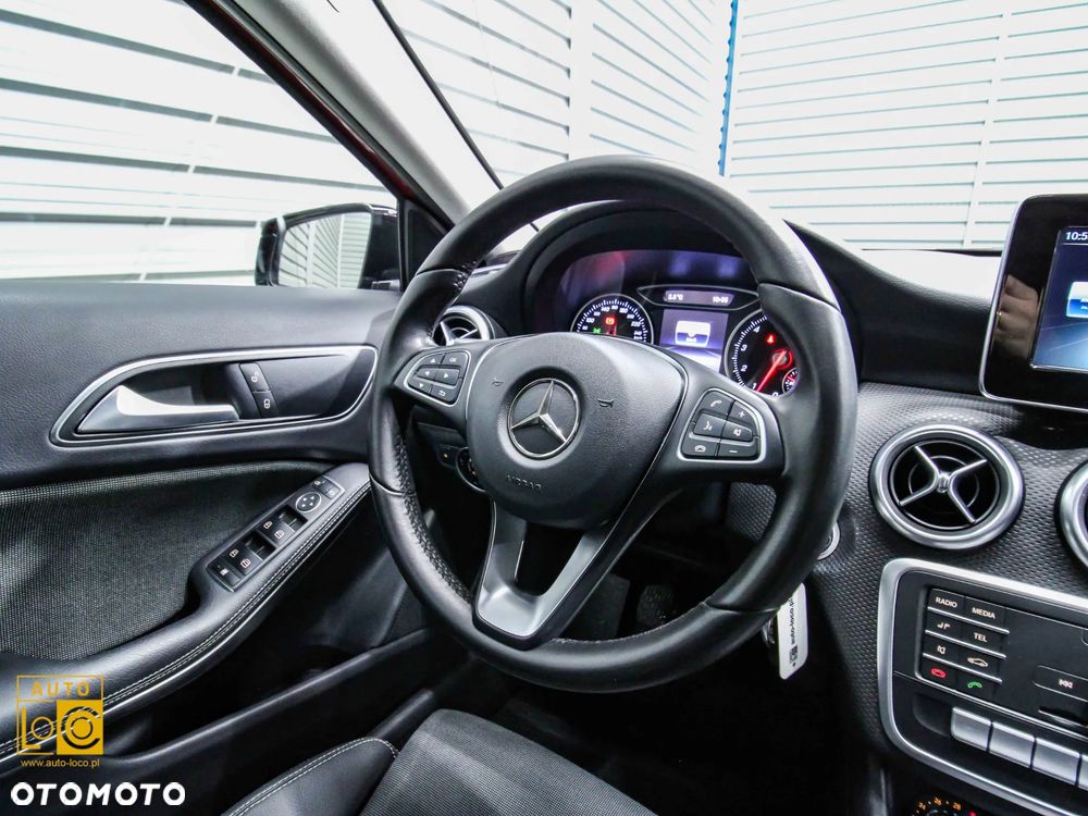 Mercedes-Benz Klasa A 160 AMG Line - 25