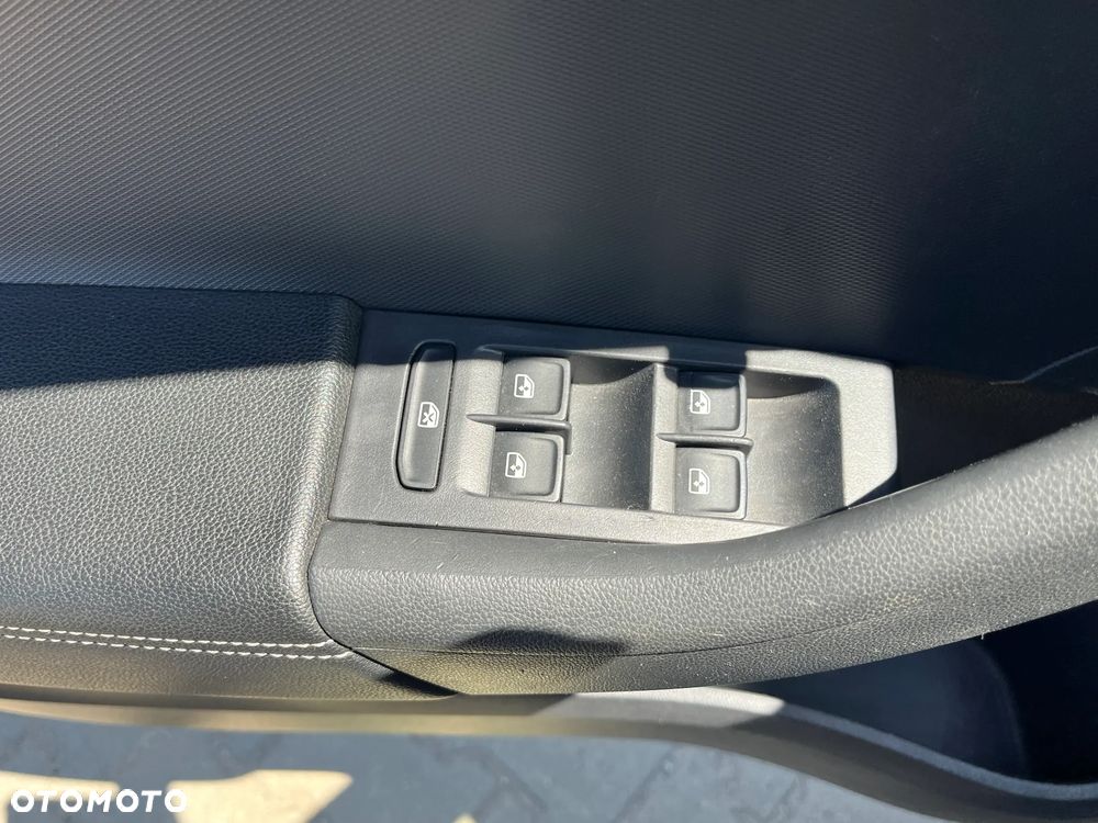 Skoda RAPID 1.0 TSI Ambition - 19