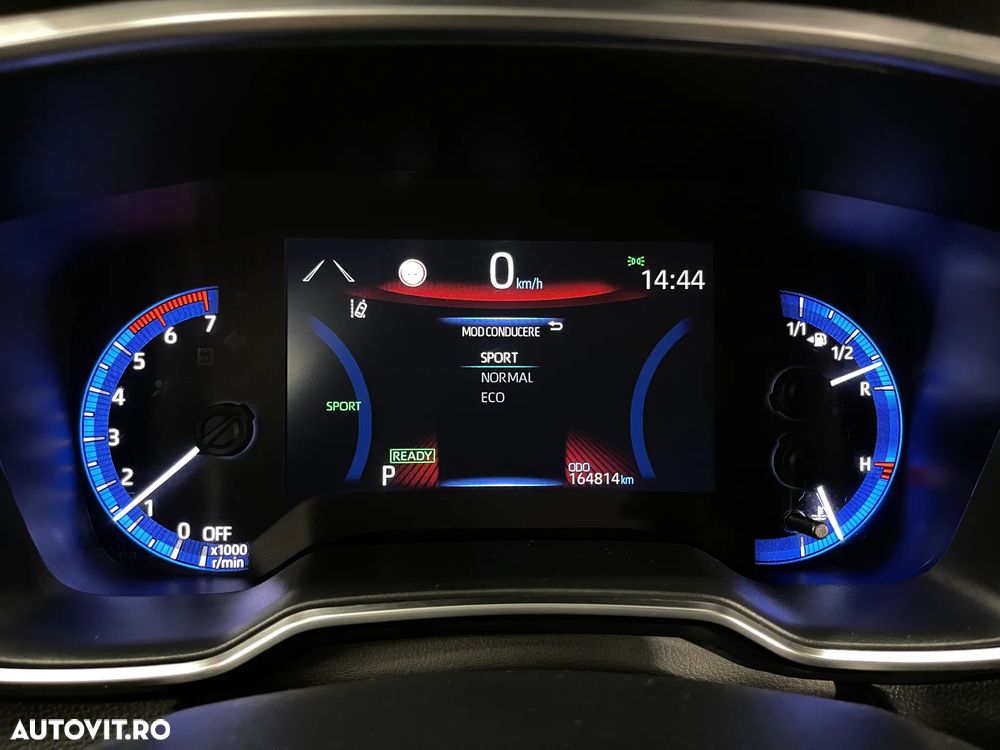 Toyota Corolla Sedan 1.8 HSD Business - 25