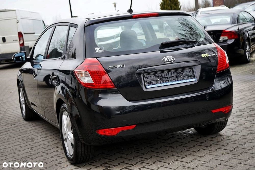 Kia Ceed 1.6 CRDi 90 ISG Spirit - 4