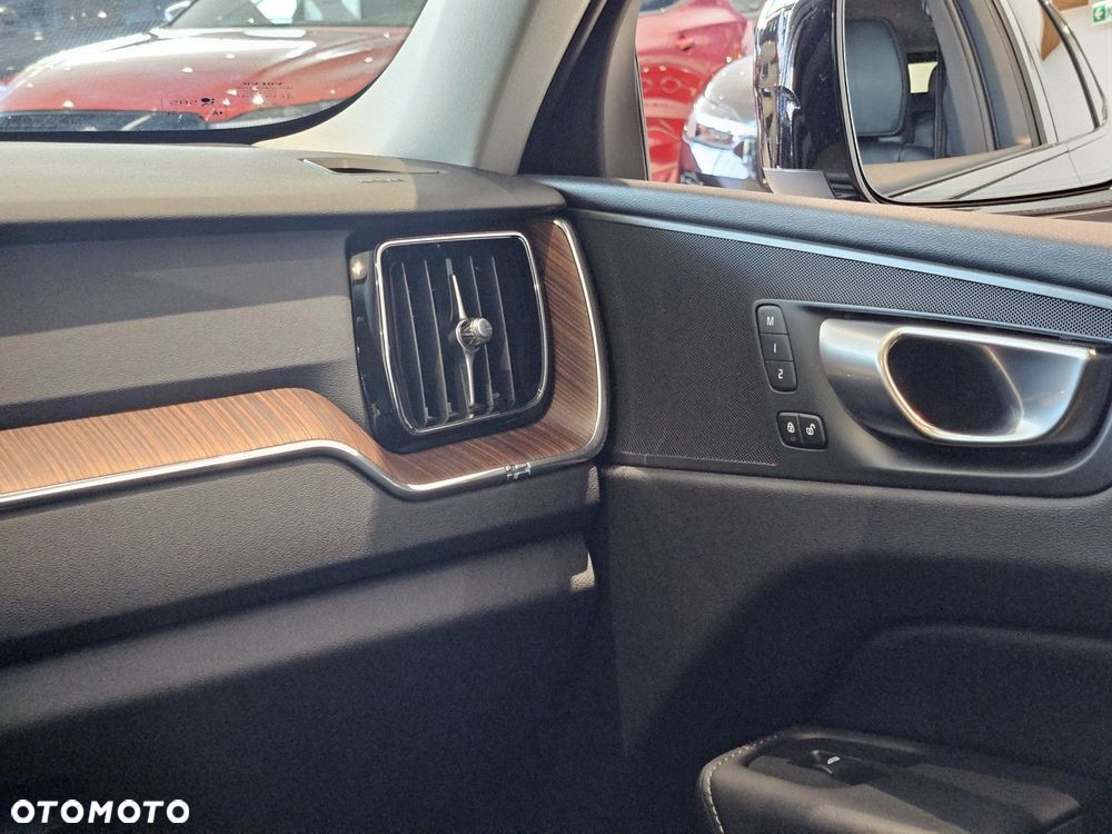 Volvo XC 60 - 30