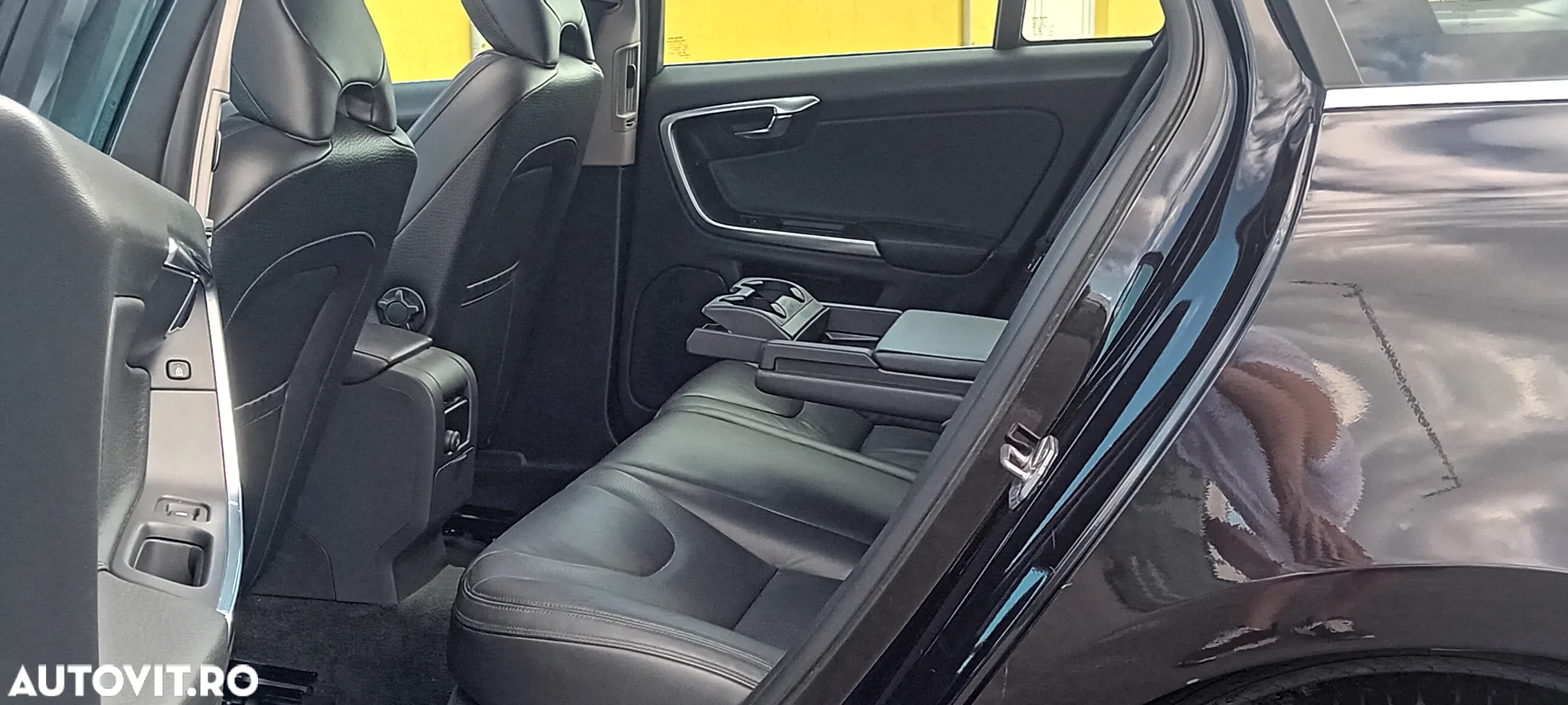 Volvo V60 D6 Plug-In-Hybrid AWD Geartronic Summum - 18