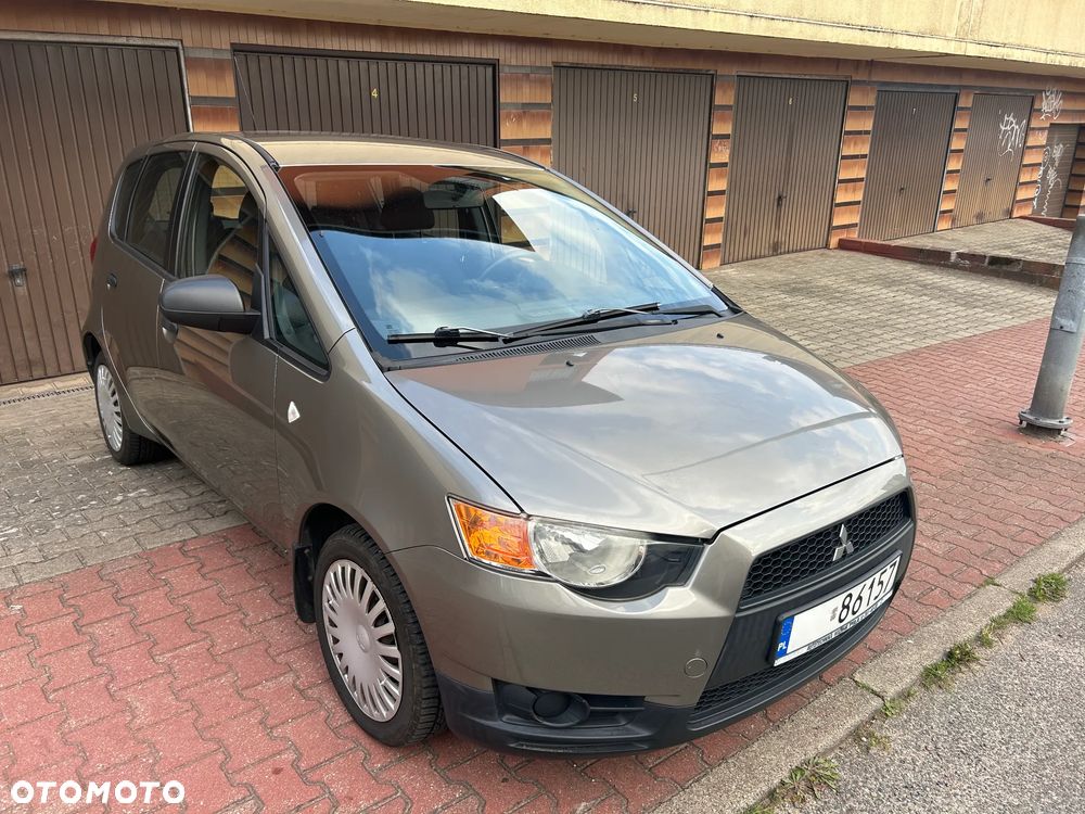 Mitsubishi Colt - 12