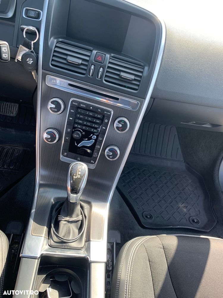 Volvo XC 60 D4AWD Kinetic - 7