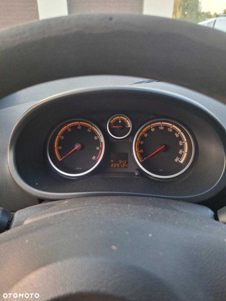 Opel Corsa - 8