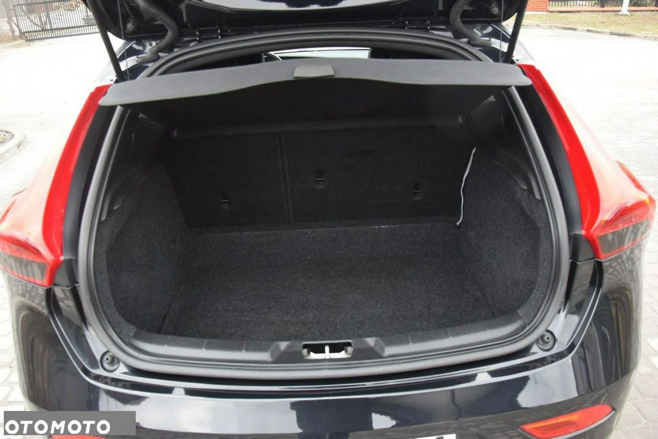 Volvo V40 D4 Drive-E R-Design Kinetic - 16