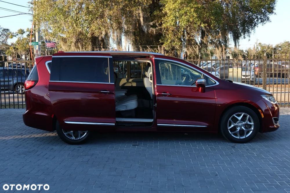 Chrysler Pacifica - 9