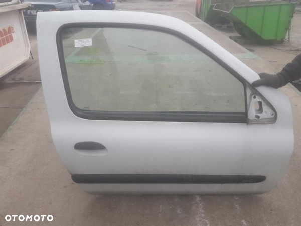 DRZWI PRAWY PRZÓD RENAULT CLIO 2005r.