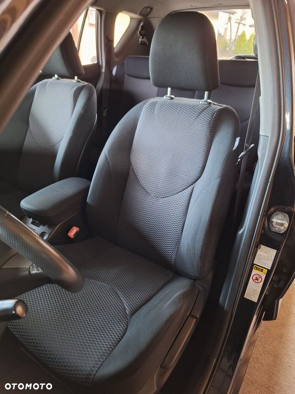 Toyota RAV4 - 9