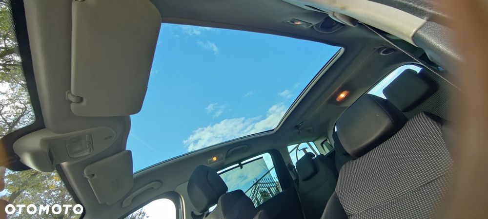 Peugeot 5008 2.0 HDi Allure 7os - 23