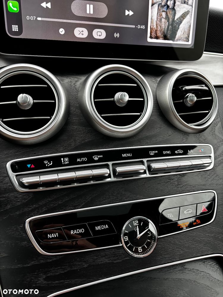 Mercedes-Benz Klasa C 200 4Matic 9G-TRONIC - 24