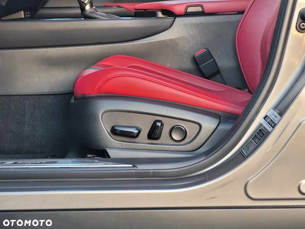 Lexus UX 250h F Sport AWD - 15