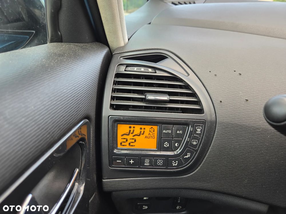 Citroën C4 Picasso 2.0 16V Exclusive - 12
