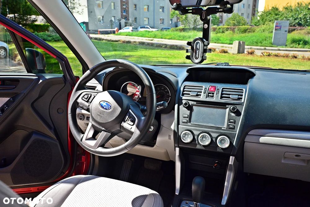 Subaru Forester 2.0 i Active Lineartronic - 11