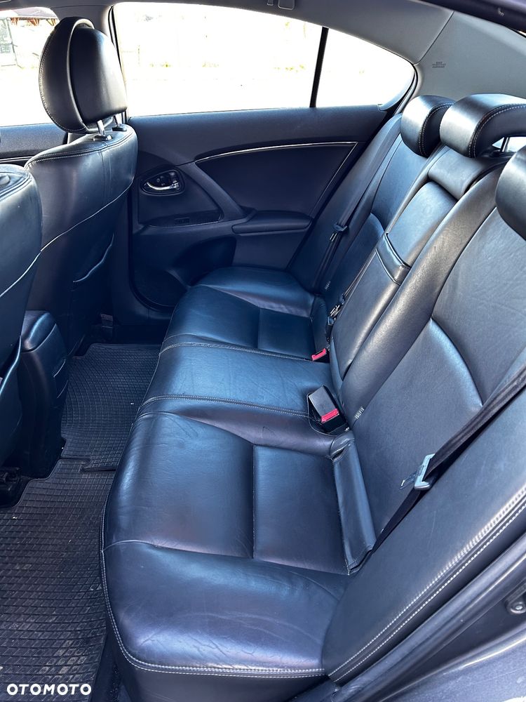 Toyota Avensis 2.0 D-4D Premium - 16