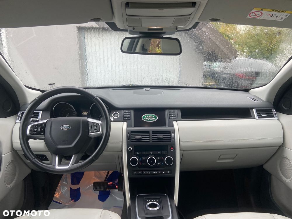 Land Rover Discovery Sport TD4 HSE Luxury - 11