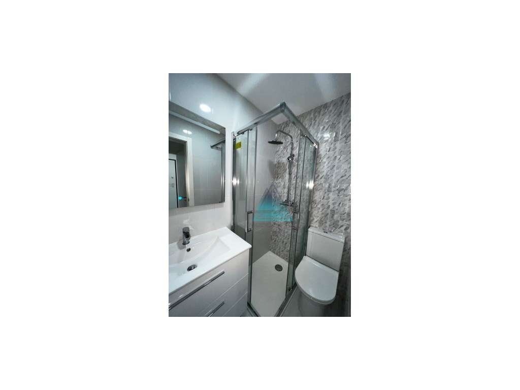Apartamento T2 em Remodelação Total | Paivas - Amora | Excelente Op... - Grande imagem: 3/21