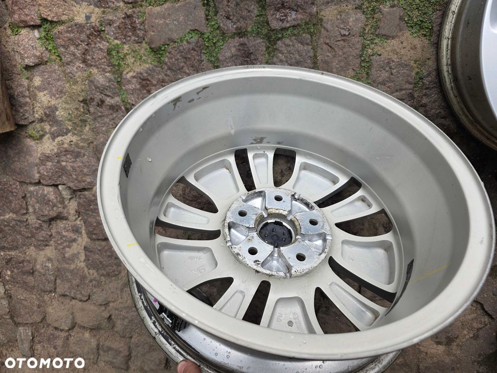 Oryginalne felgi aluminiowe z czujnikami SUZUKI SX4 S-CROSS 16" 5x114,3 ET 50 - 6