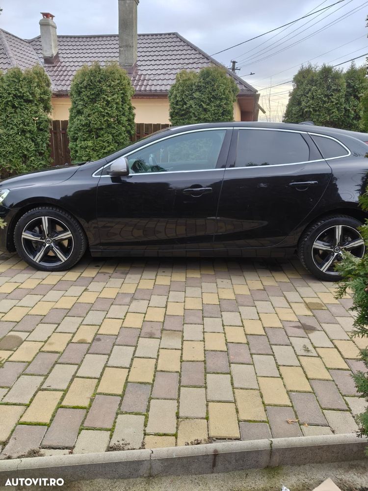 Volvo V40 T3 Geartronic RDesign - 12