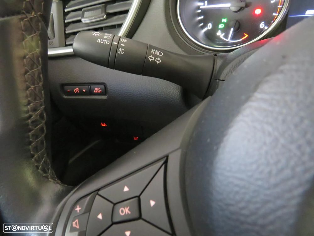 Nissan Qashqai 1.5 dCi N-Connecta J18+Led - 31