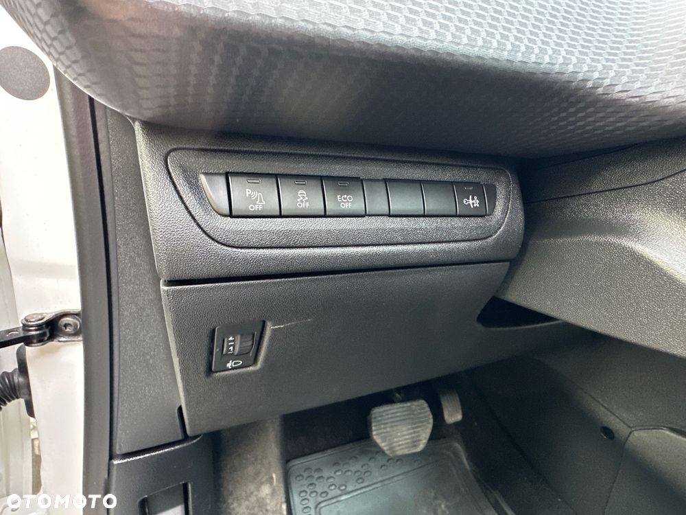 Peugeot 208 - 27