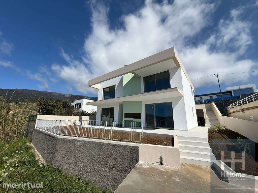 Moradia T2+1 na Calheta com piscina e vista mar - Grande imagem: 2/23