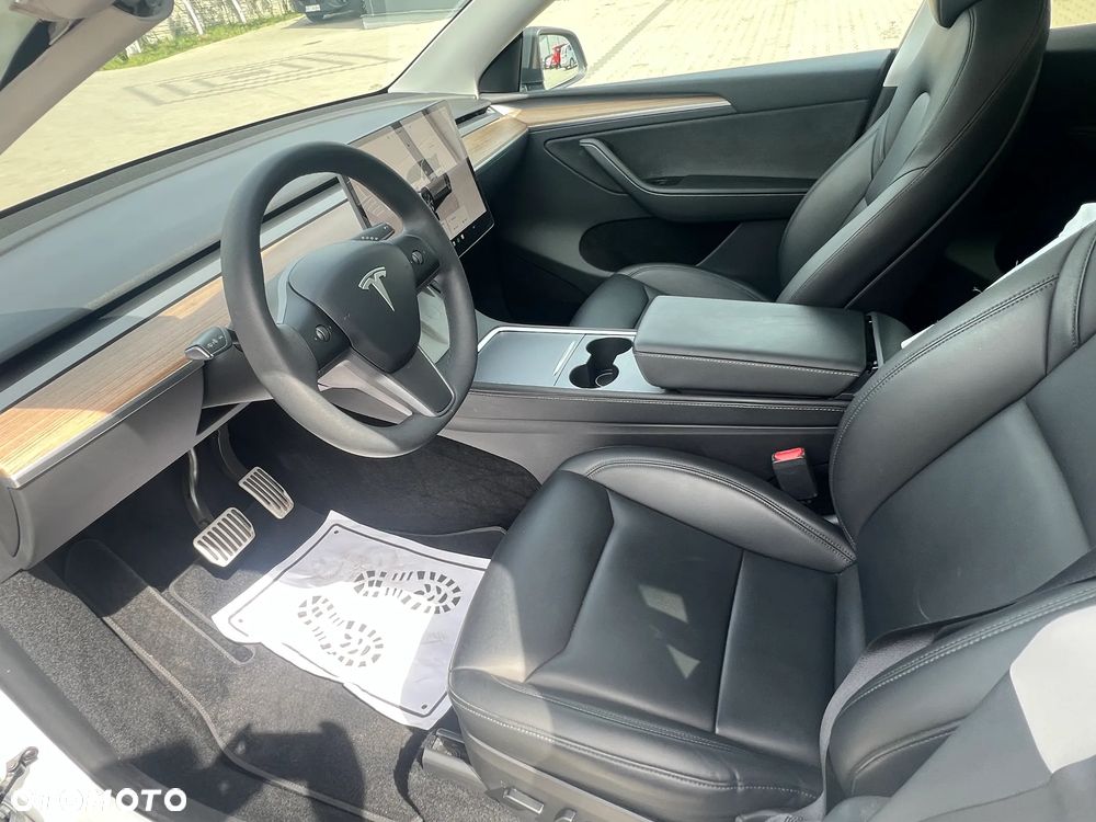 Tesla Model Y RWD - 9
