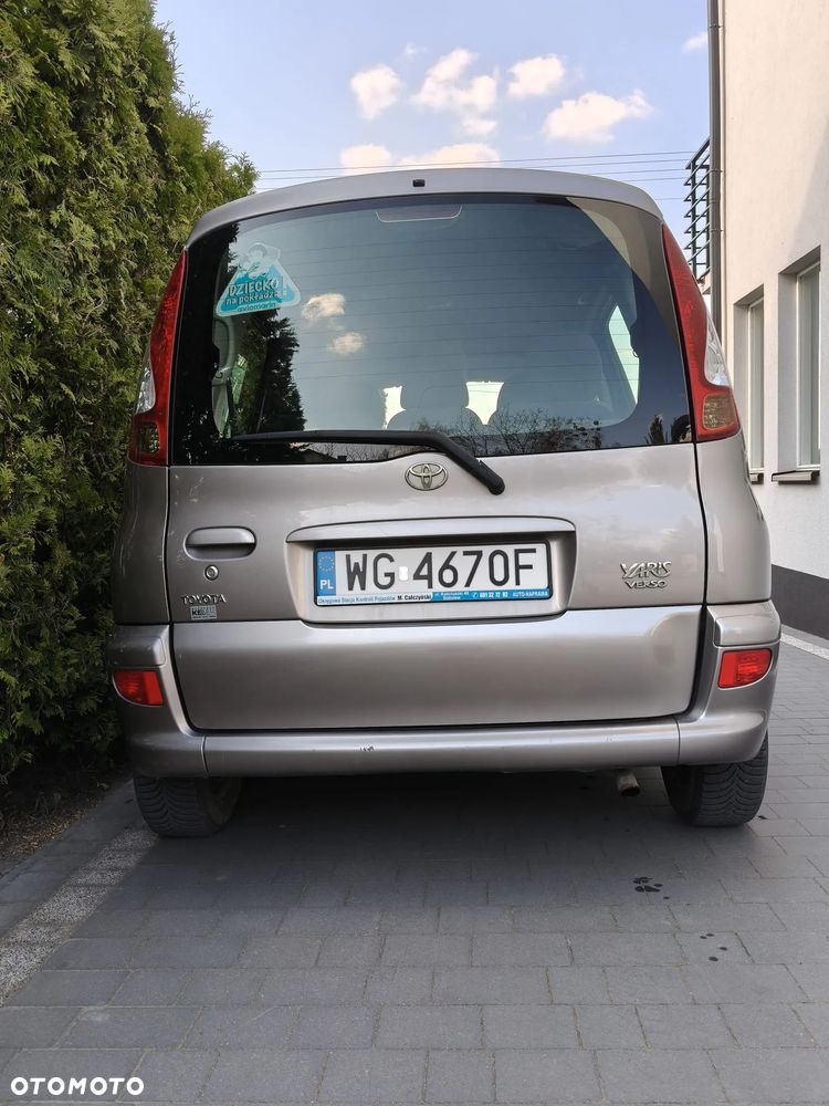 Toyota Yaris Verso 1.3 - 4