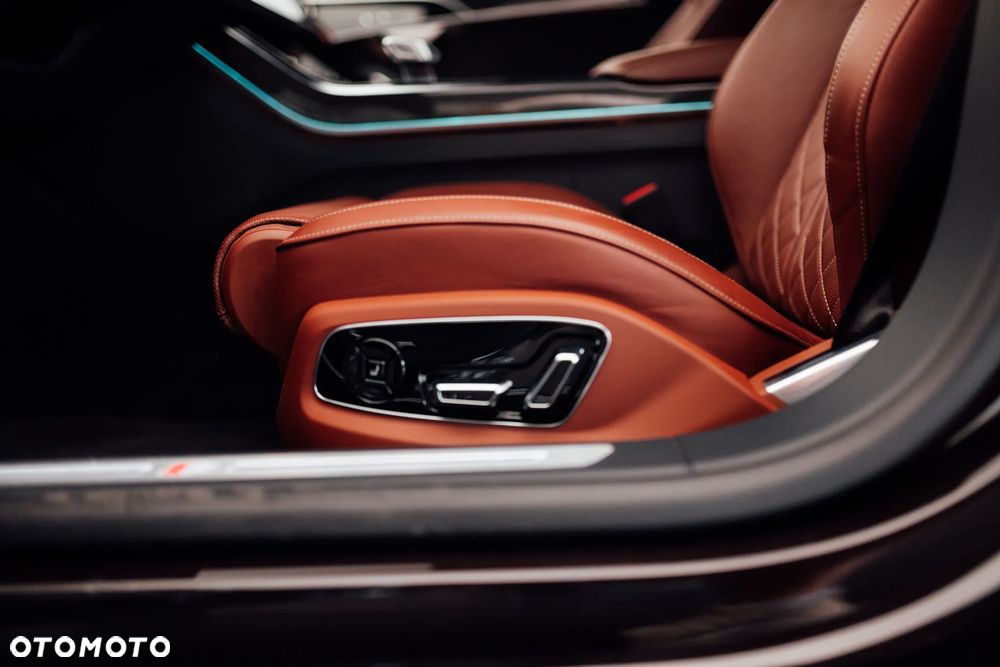 Audi S8 - 28