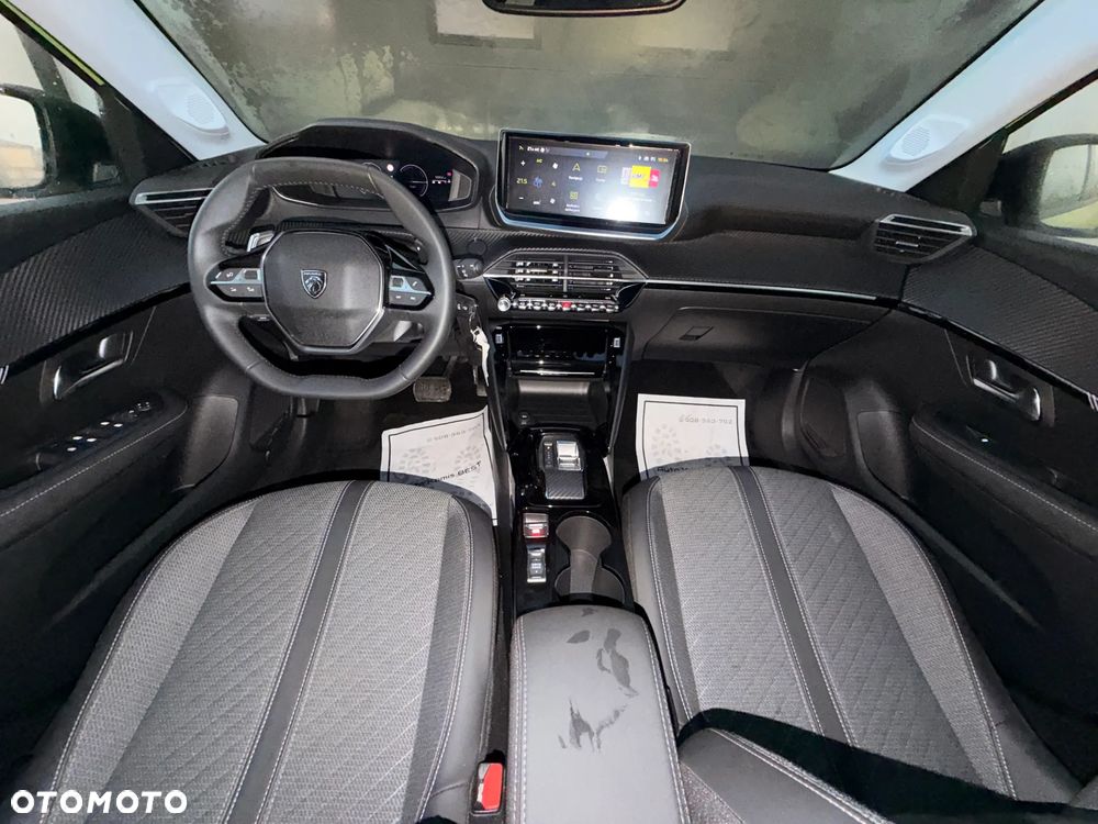 Peugeot 208 - 14