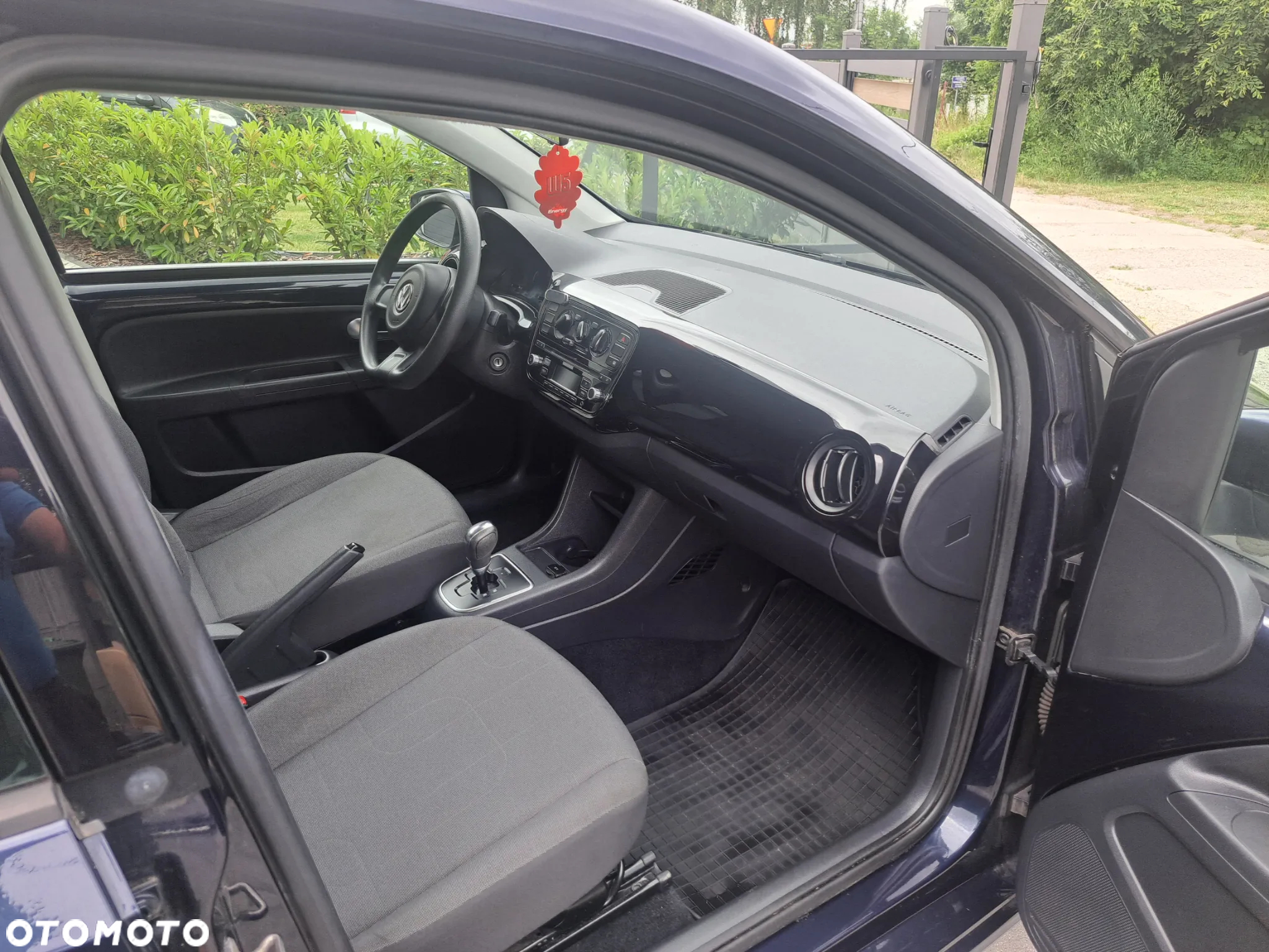 Volkswagen up! (BlueMotion Technology) ASG move - 14