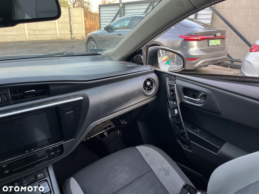 Toyota Auris Hybrid 135 Comfort - 17