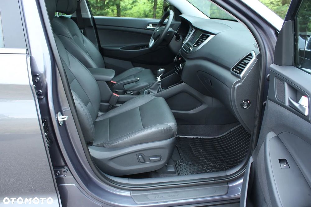 Hyundai Tucson blue 1.7 CRDi 2WD Style - 24