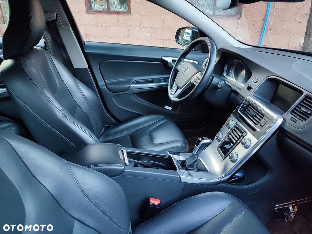 Volvo V60 Cross Country D3 - 11