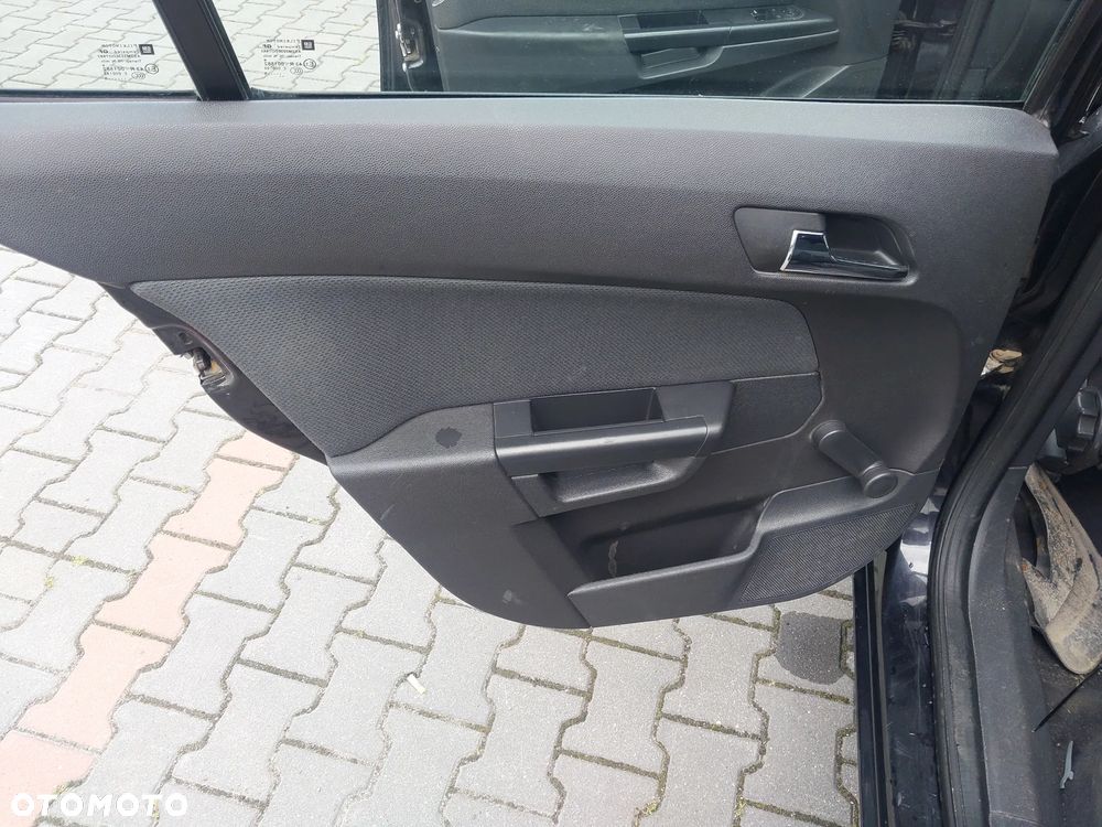 Opel Astra H Hatchback silnik 1.6 16v twinport skrzynia biegów F17C394 manualna drzwi klapa maska zderzak błotnik lusterko zewnętrzne Z20R maglownica przewody wspomagania pompa wpomagania paliwa przewody klimatyzacji chłodnica sprężarka mcperson szyba sanki wyświetlacz radio sterownik mechanizm fotele tłumik wydech podsufitka podszybie rura pas przedni zestaw startowy NA CZĘŚCI WSZYSTKIE CZĘŚCI - 19