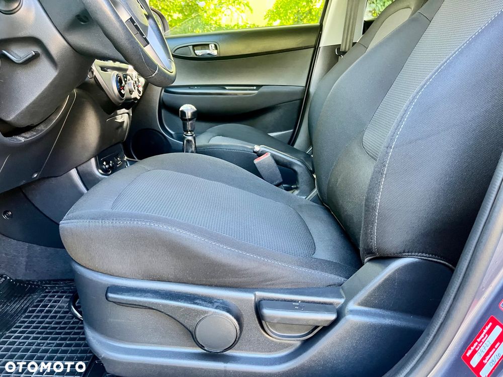 Hyundai i20 1.2 Intro Edition - 18