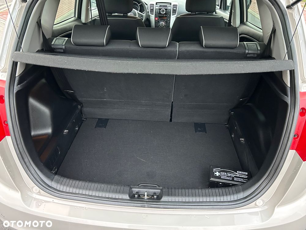 Kia Venga 1.4 L - 11