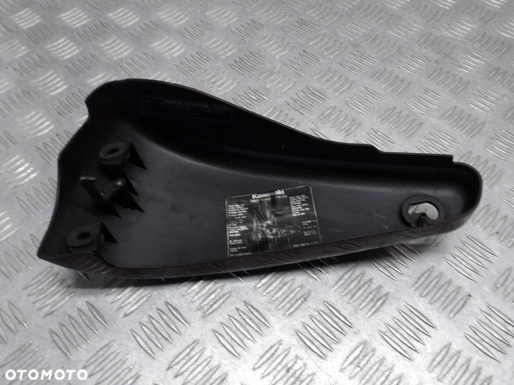 Boczek osłona boczna prawa KAWASAKI VN 2000 VULCAN 04-10r   PN. 36001-0031-665 - 2