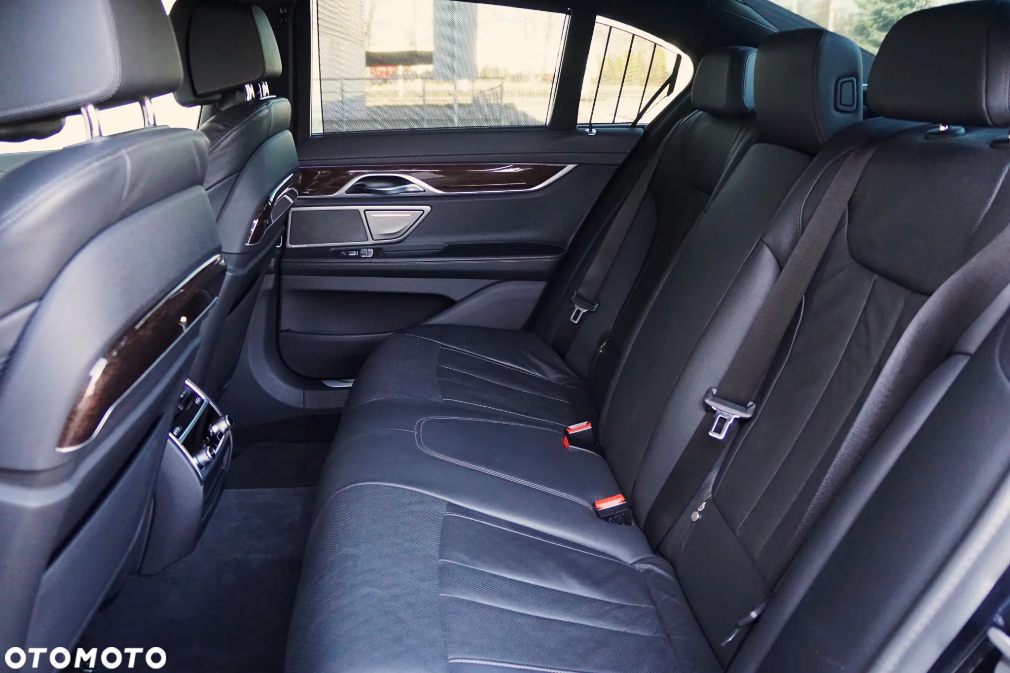 BMW Seria 7 - 27