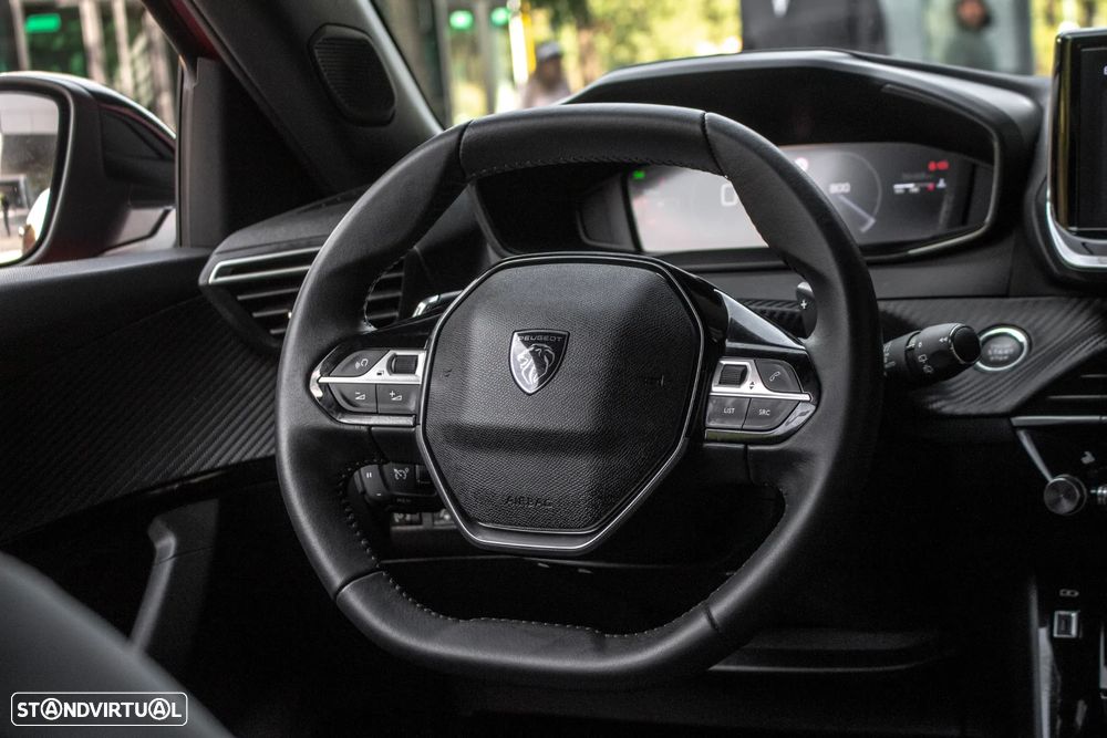 Peugeot 2008 PureTech 130 EAT8 Allure - 33