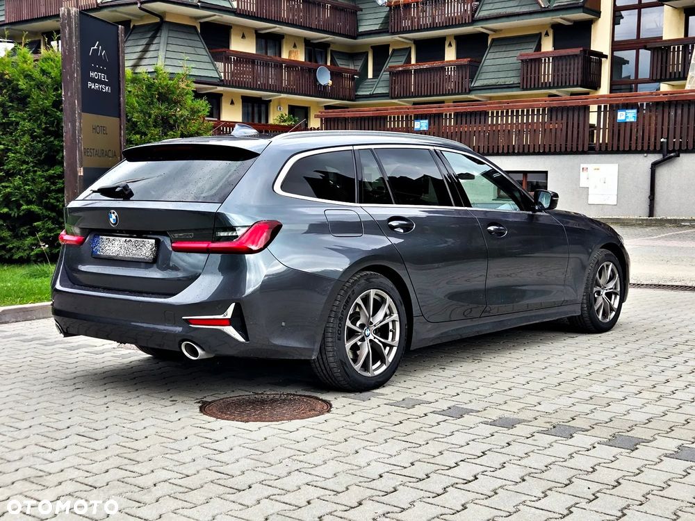 BMW Seria 3 320d xDrive Luxury Line sport - 16